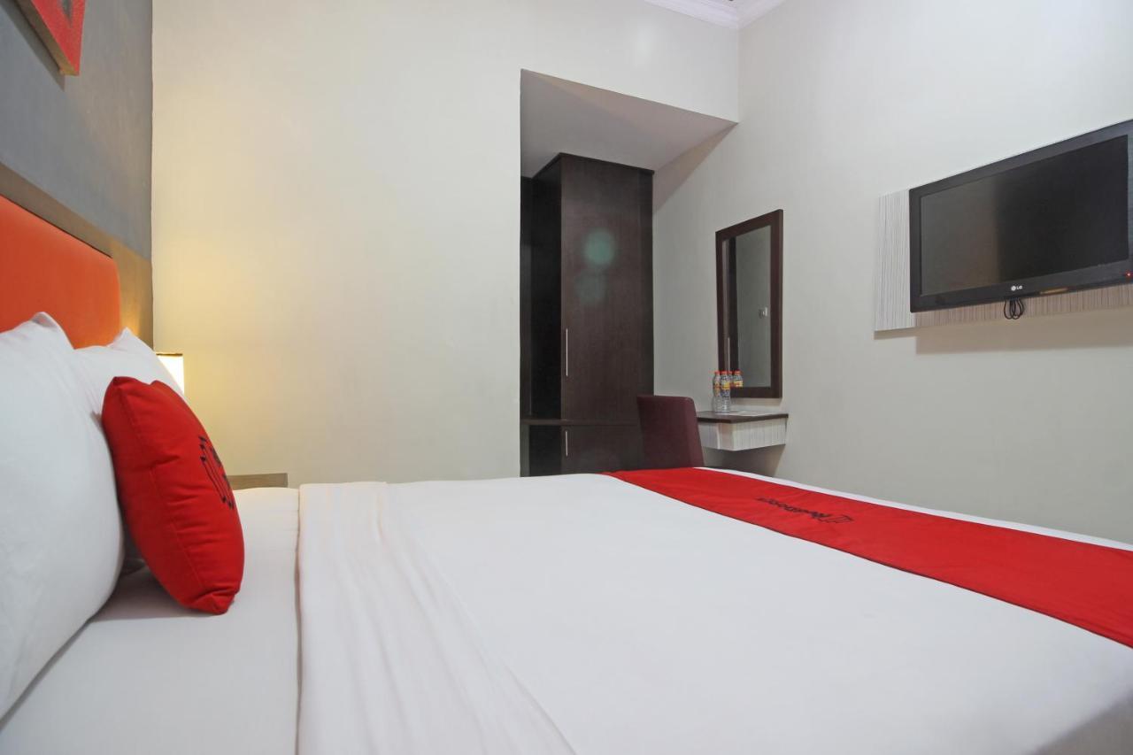 RedDoorz Plus near Keraton Solo Exterior foto