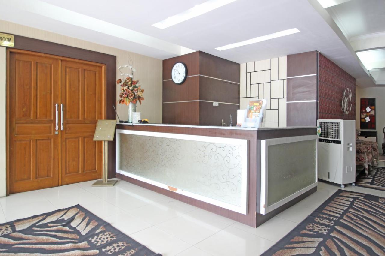 RedDoorz Plus near Keraton Solo Exterior foto